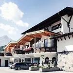 Leni Mountain Apartman