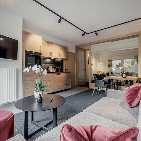 Leni Mountain アパート *